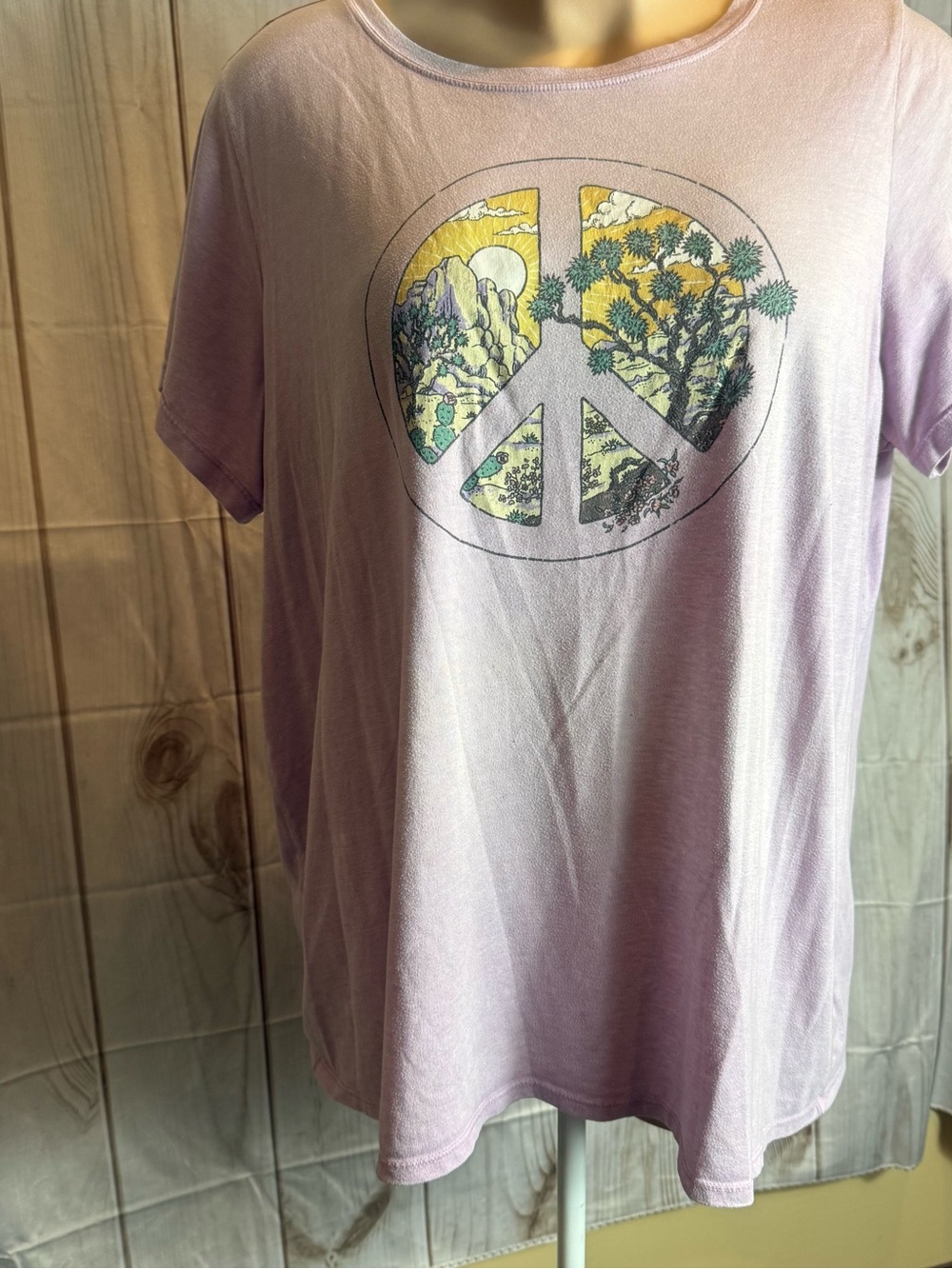 Torrid Classic Fit Lavender Peace Sign Graphic Tee T-Shirt 3X Purple Plus Size
